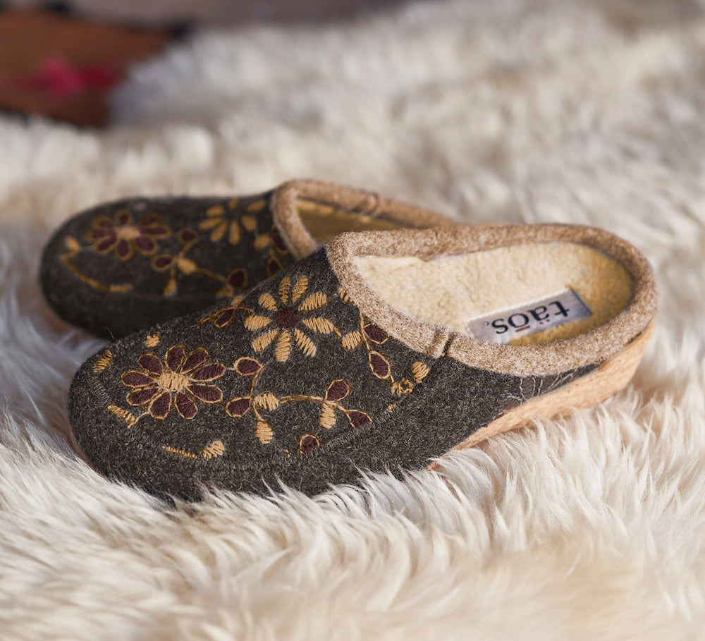 These Indoor/Outdoor Clogs Are Transforming What We Know About Women's Slippers