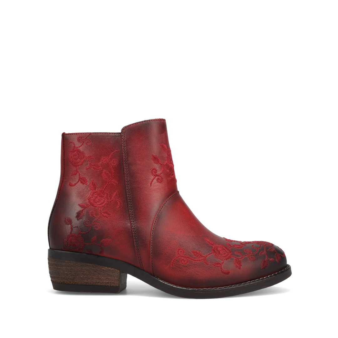 Outside Image of Privilege 2 Red Size 40