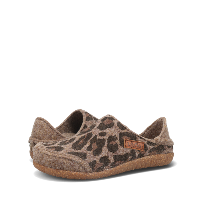 Pair Image of Convertawool Tan Leopard Wool 36