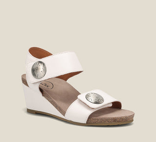 Load image into Gallery viewer, Hero image of Taos Footwear Carousel 3 White Leather Size 38
