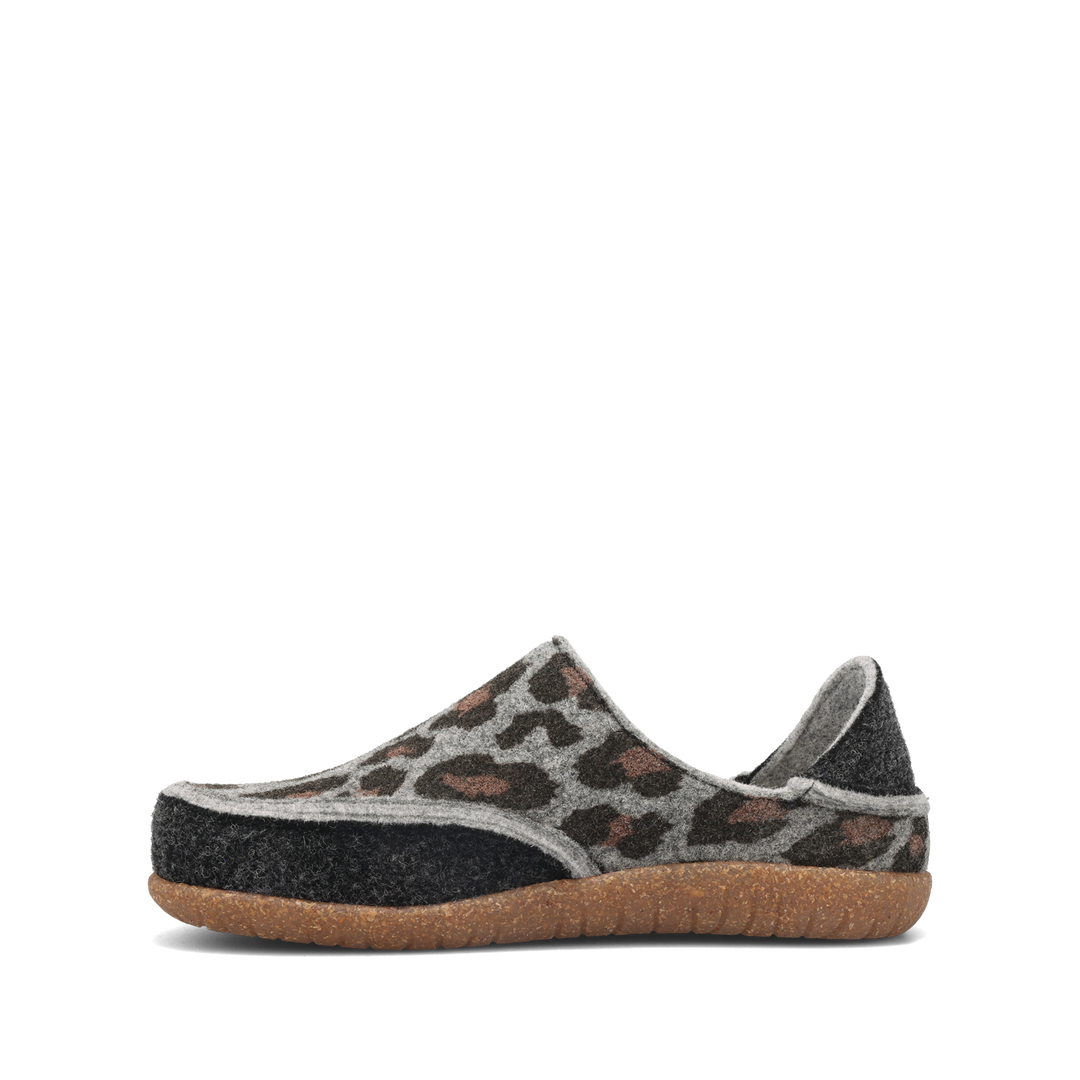 Side angle image of Taos Footwear Convertawool Charcoal Leopard Wool Size 36