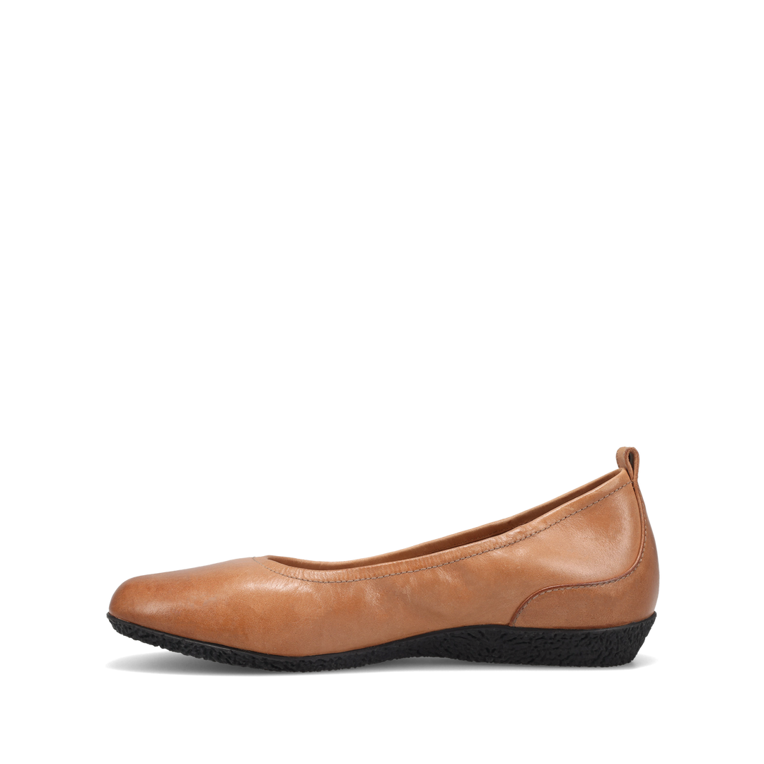 Instep Image of Chit Chat Caramel Size 9