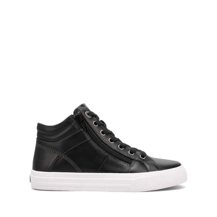 Outside Image of Winner Black/White 6