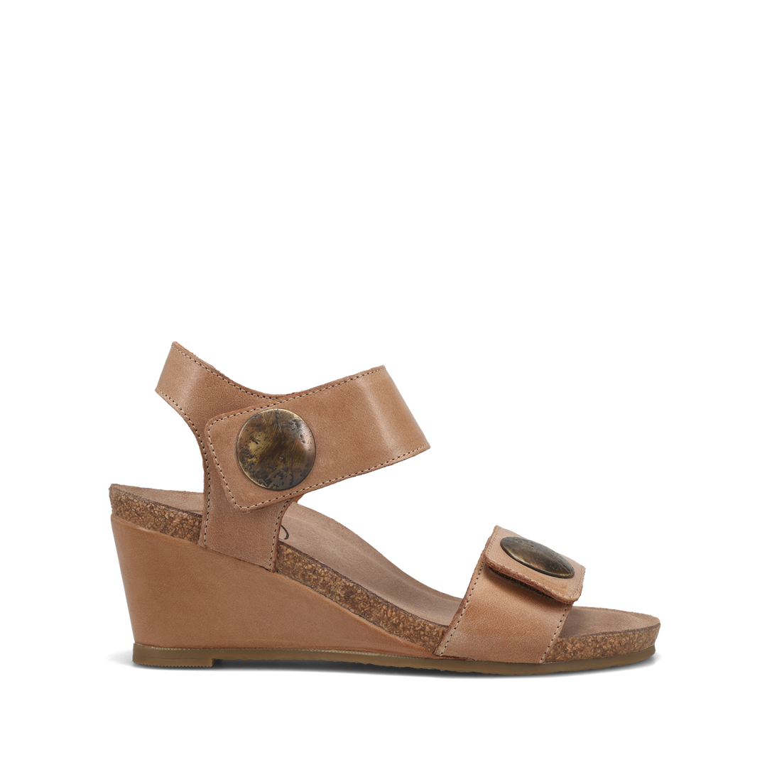 Side angle image of Taos Footwear Carousel 3 Tan Size 36