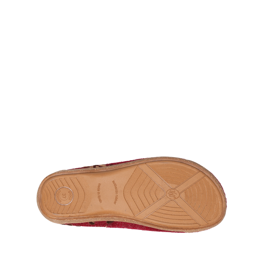 Outsole image of Taos Footwear Woolderness 2 Cranberry Size 36