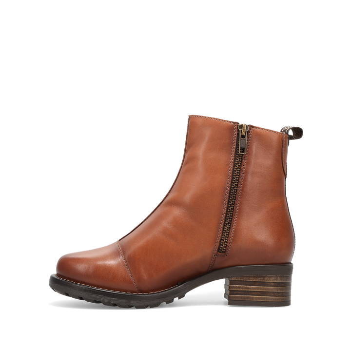 Instep image of Uptown Tan 36