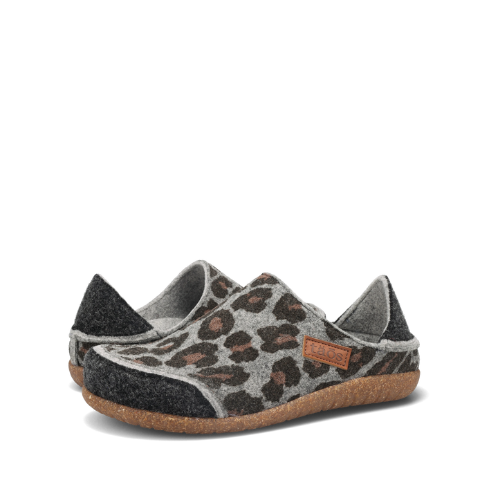 Pair Image of Convertawool Charcoal Leopard Wool 36