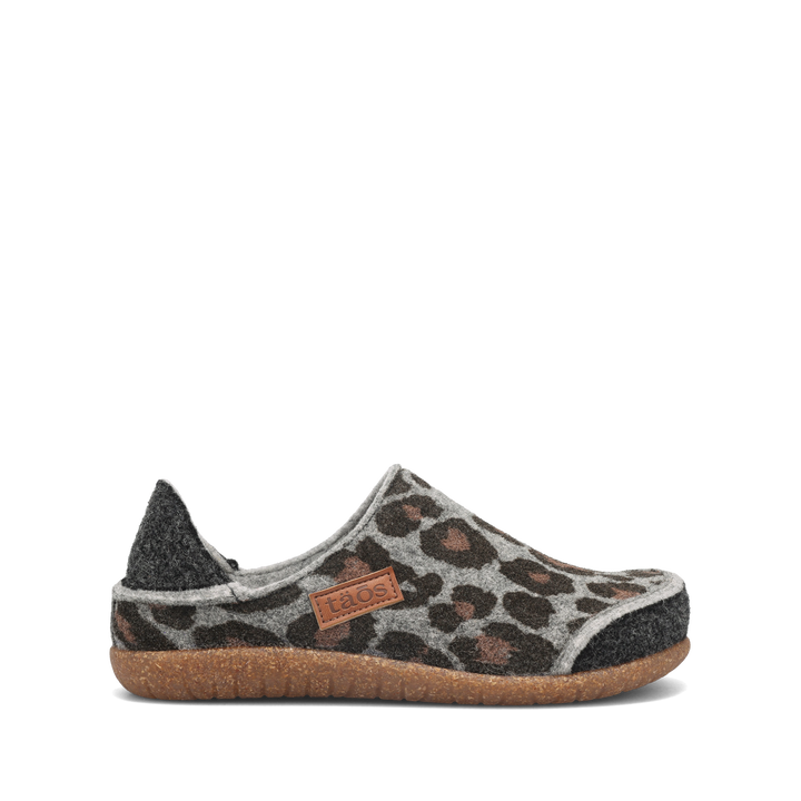 Side angle image of Taos Footwear Convertawool Charcoal Leopard Wool Size 36