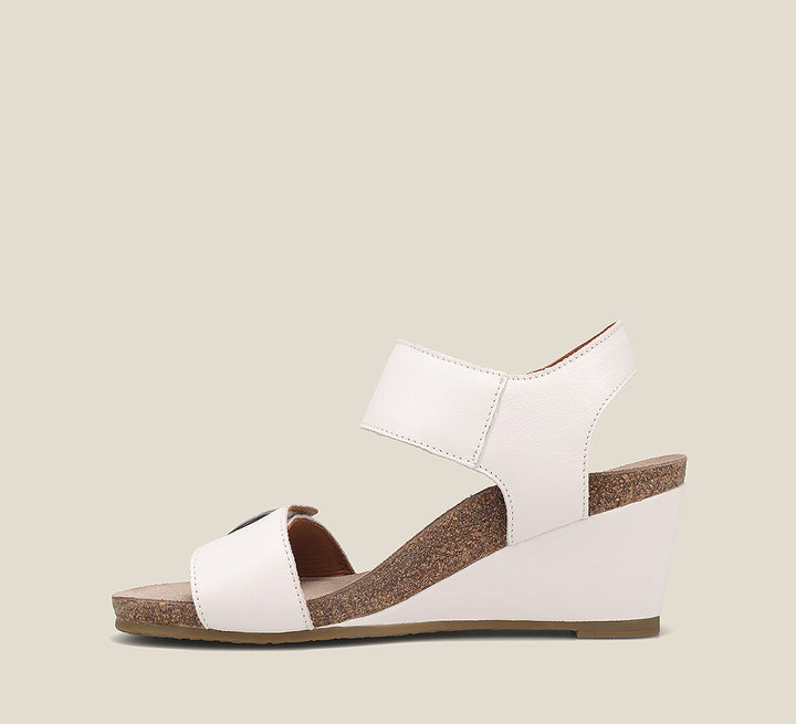 Side angle image of Taos Footwear Carousel 3 White Leather Size 38