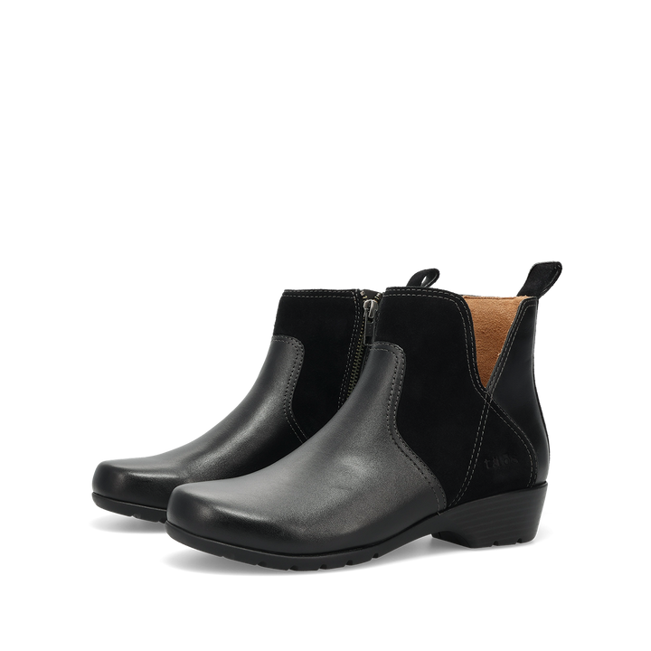 Pair shot image of Edition Black/Black Suede Size 6