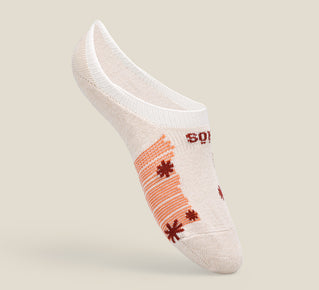 Load image into Gallery viewer, Hero image of now show taos socks in white and peach.
